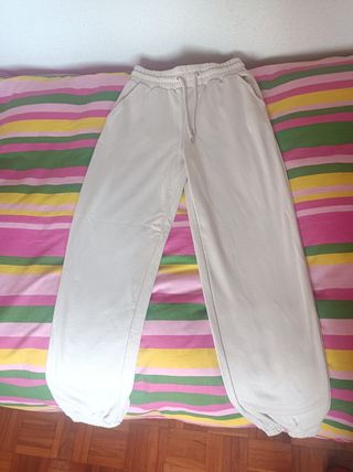 Pantalón chándal beige claro 36 Stradivarius