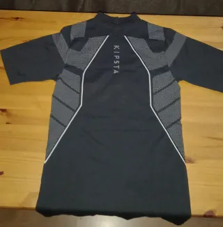 2 Camisetas térmicas Kipsta manga corta.