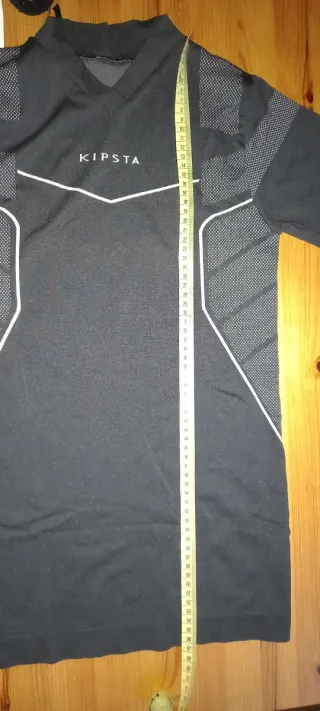 2 Camisetas térmicas Kipsta manga corta.