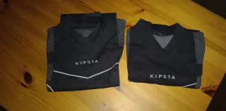 2 Camisetas térmicas Kipsta manga corta.