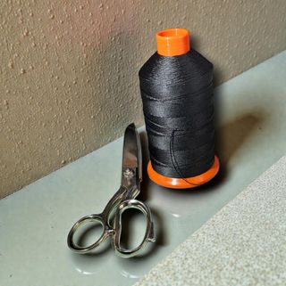 Bobina di filo per macchina da cucire