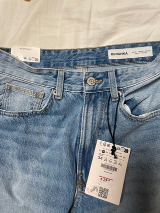 Pantalón vaquero recto Bershka sin estrenar