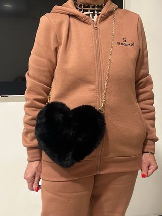 Borsetta cuore pelliccia sintetica nera