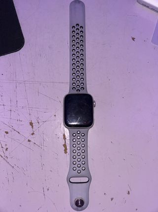 Apple Watch SE 2 Nike Plata roto