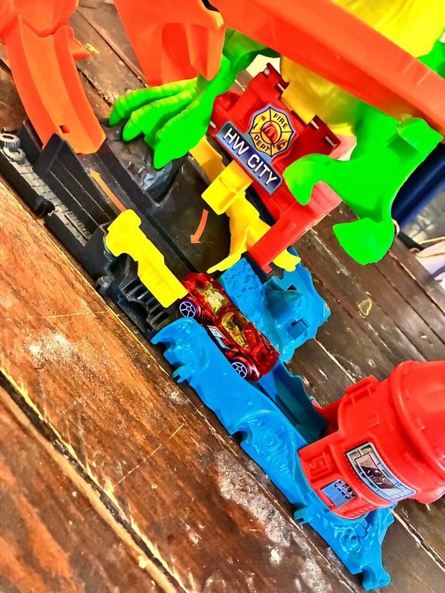 Pista Hot Wheels T-Rex