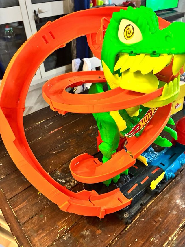 Pista Hot Wheels T-Rex