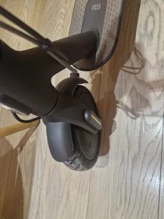 Patinete Eléctrico Xiaomi Mi Essential S1