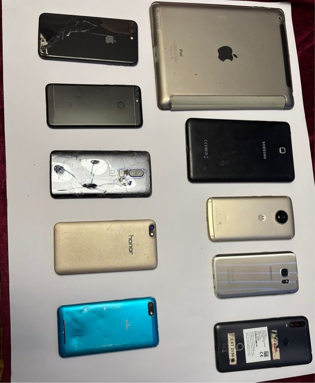 Lote 10 móviles y tablet Apple