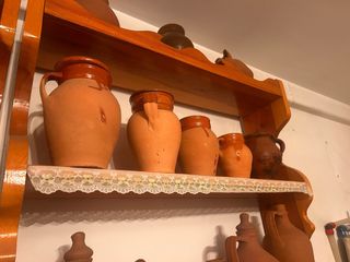 Bottiglie di terracotta artigianali