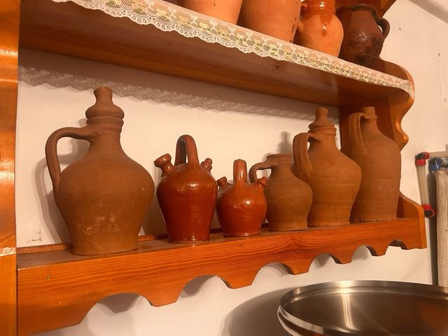 Bottiglie di terracotta artigianali