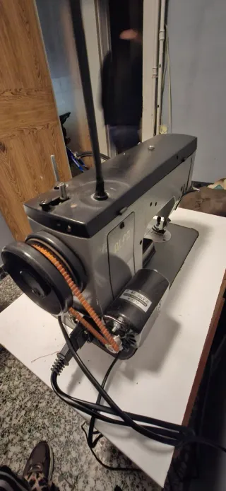 Máquina de coser Alfa Zig-Zag