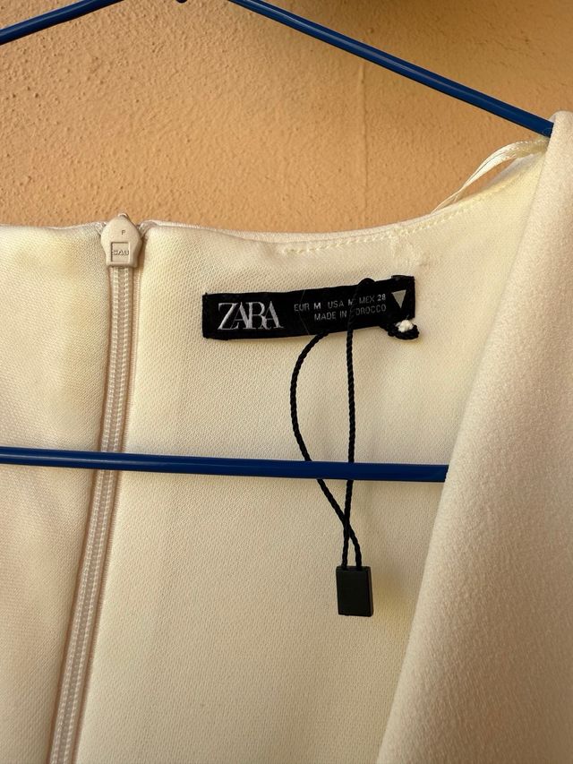 Vestido zara beige/blanco roto