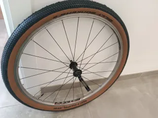 Rueda Delantera 26 Bontrager