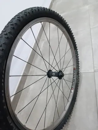 Rueda Delantera 26 Bontrager