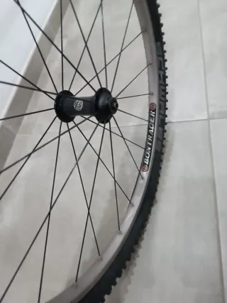 Rueda Delantera 26 Bontrager