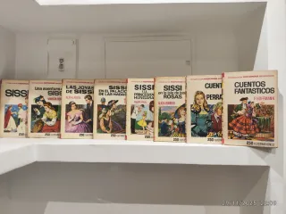 8 libros de la colección Historias y Selección.