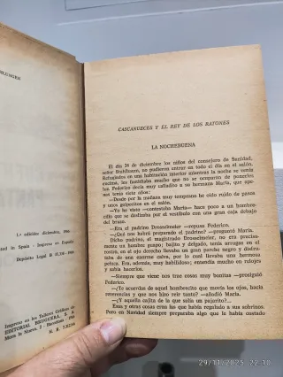 8 libros de la colección Historias y Selección.