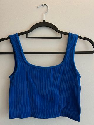 Top corto acanalado azul Zara