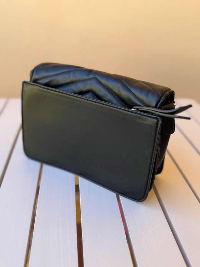 Bolso negro Stradivarius