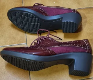 Zapatos Urbanitas Burdeos/Morado Talla 38