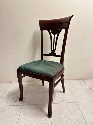 Juego de 4 sillas de comedor de madera