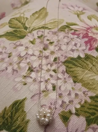 COLGANTE COPO DE NIEVE DE PERLAS PLATEADO