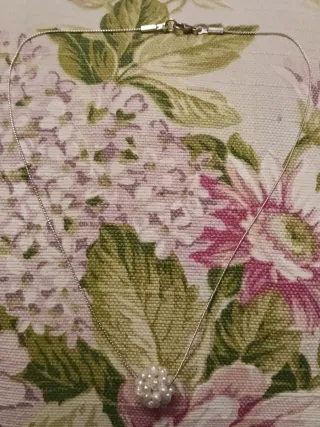 COLGANTE COPO DE NIEVE DE PERLAS PLATEADO