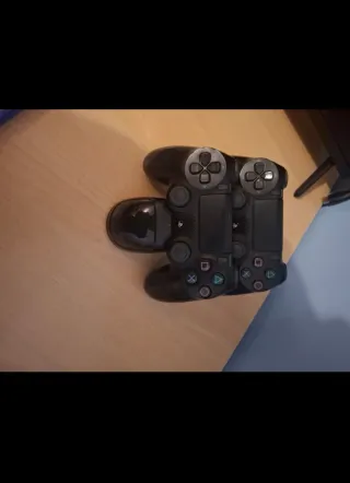 PS4 Slim Negra + Juegos