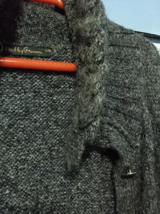 Cárdigan de mujer gris con cinturón