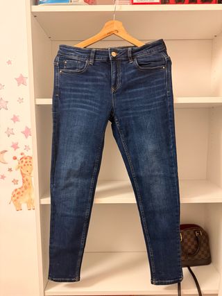 Pantalón vaquero Zara azul