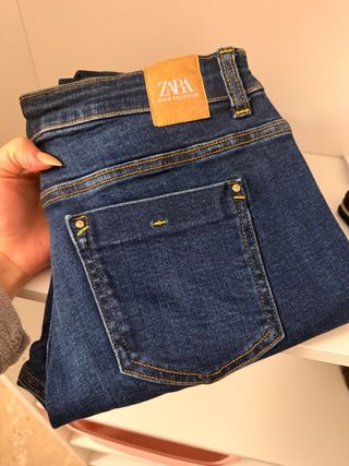 Pantalón vaquero Zara azul