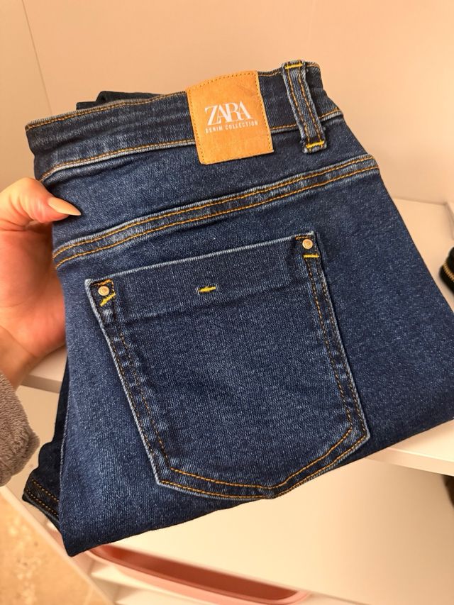 Pantalón vaquero Zara azul