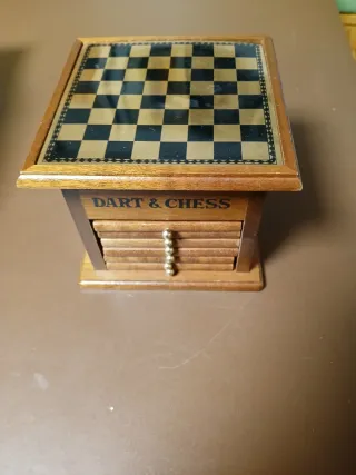 Juego de mesa  mini de Dardos y Ajedrez