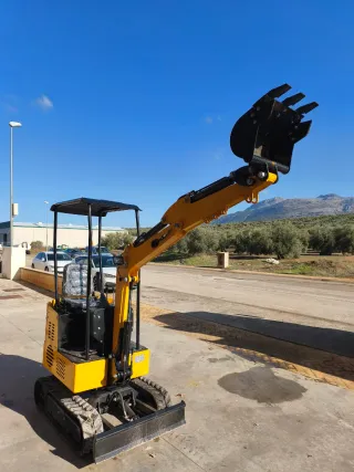 Mini retroexcavadora