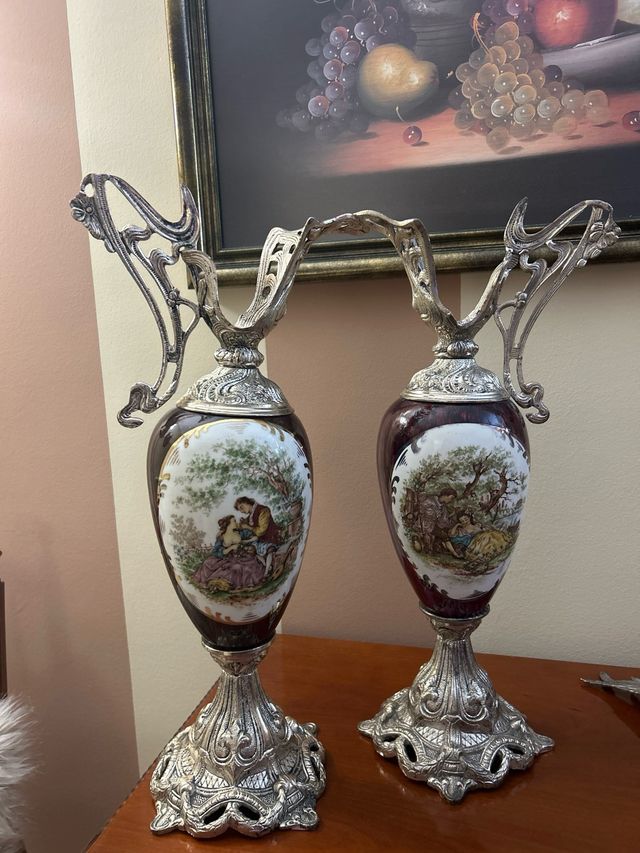 Vaso decorativo in ceramica e metallo