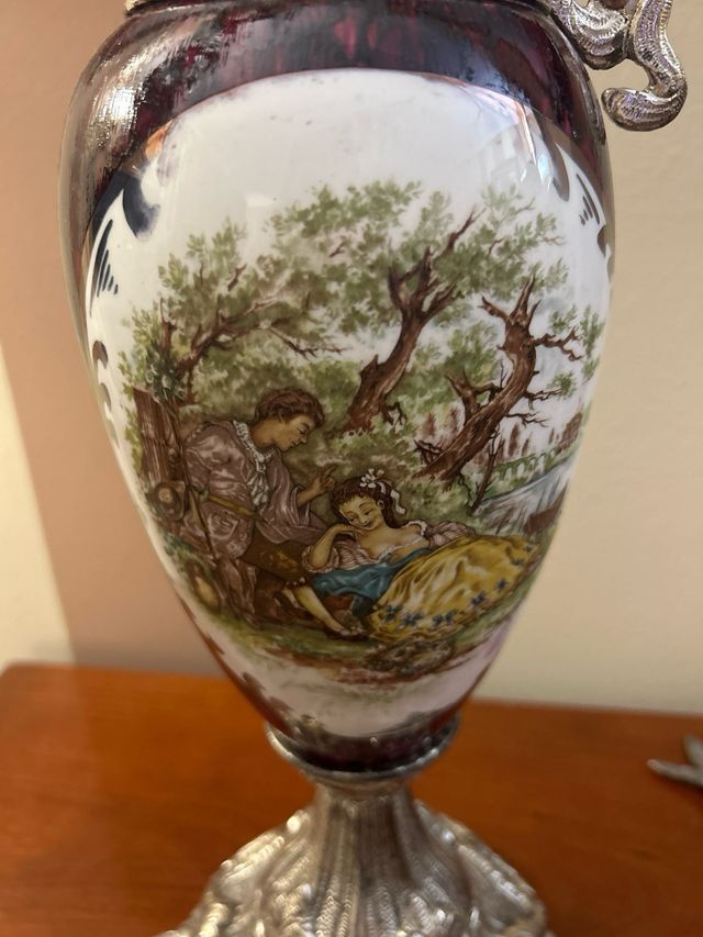 Vaso decorativo in ceramica e metallo