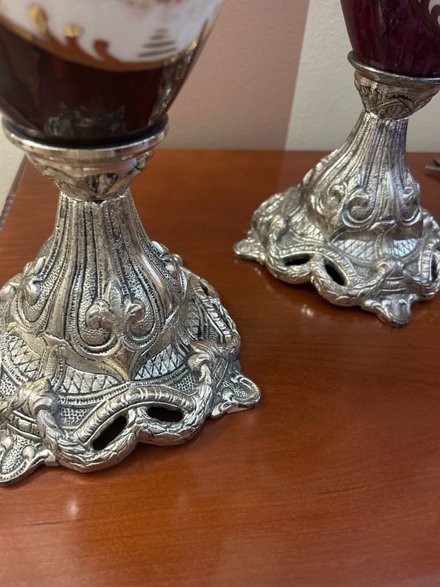 Vaso decorativo in ceramica e metallo