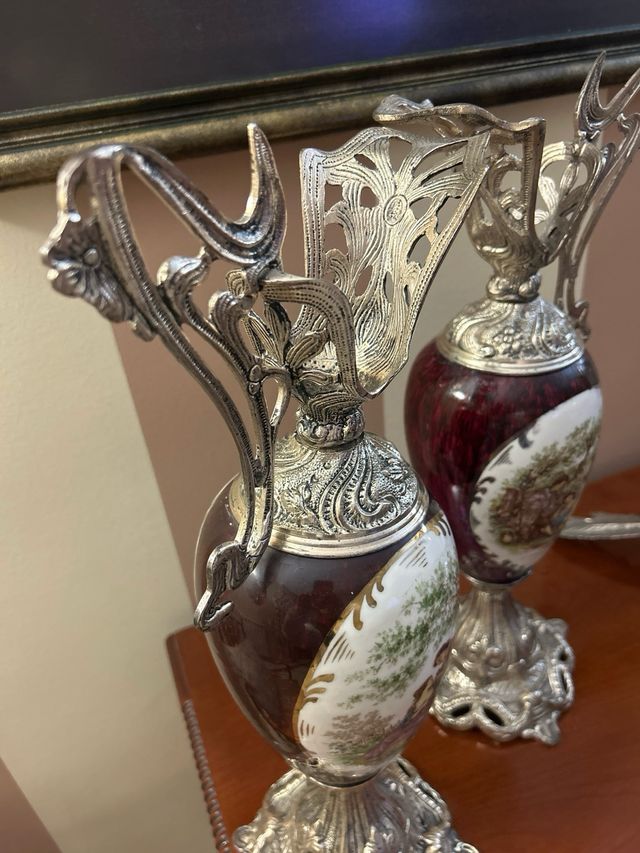 Vaso decorativo in ceramica e metallo