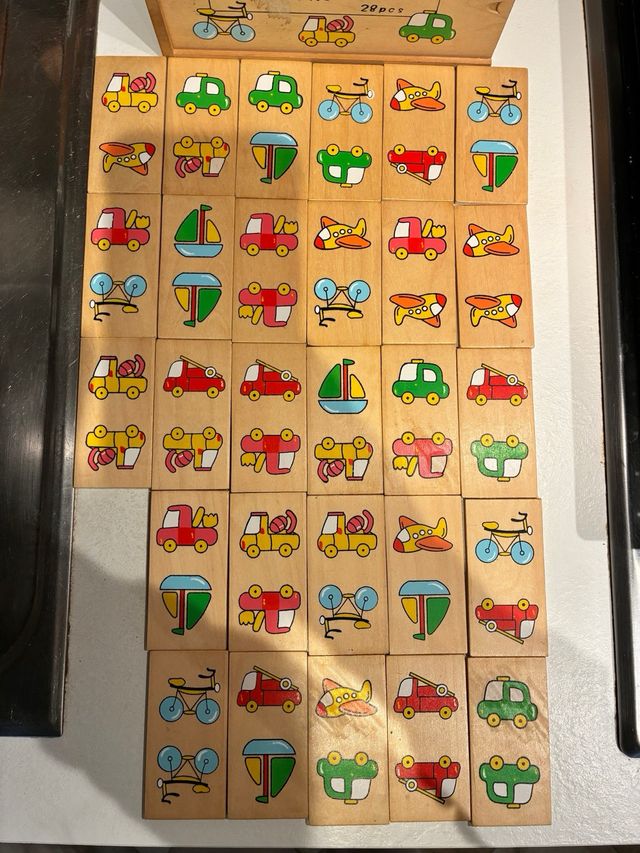 Domino in legno con mezzi di trasporto