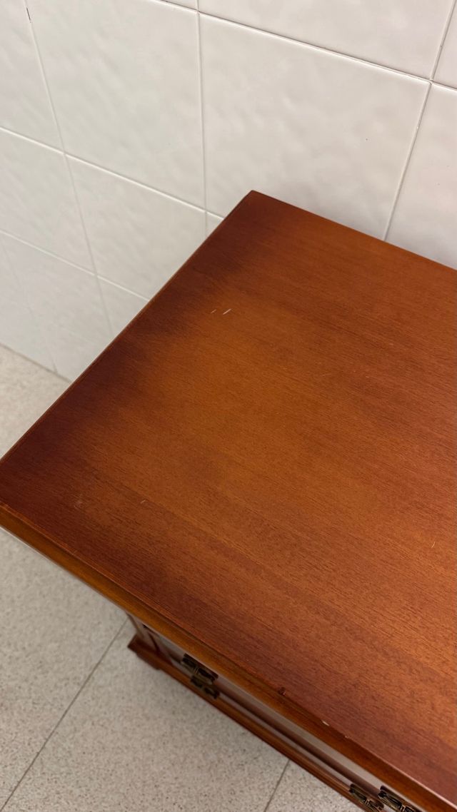 Comodini in legno massello