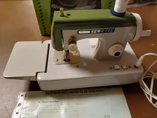 Máquina de coser infantil vintage SEW-ETTE