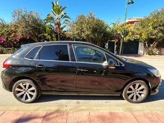 Citroen C4 12 ethp Shine 110 CV