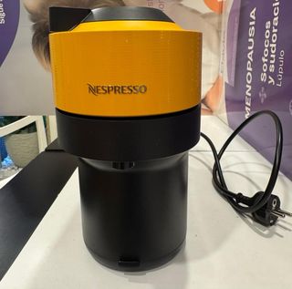Cafetera Nespresso Negra y Amarilla