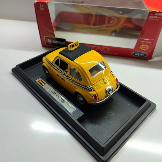 Coche a escala Burago Fiat 500 Taxi 1/24