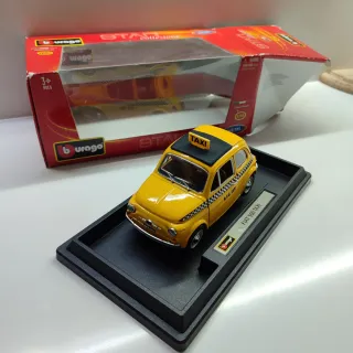 Coche a escala Burago Fiat 500 Taxi 1/24