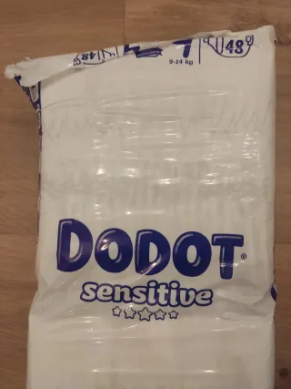 Pañales Dodot Sensitive Talla 4 (9-14 kg)