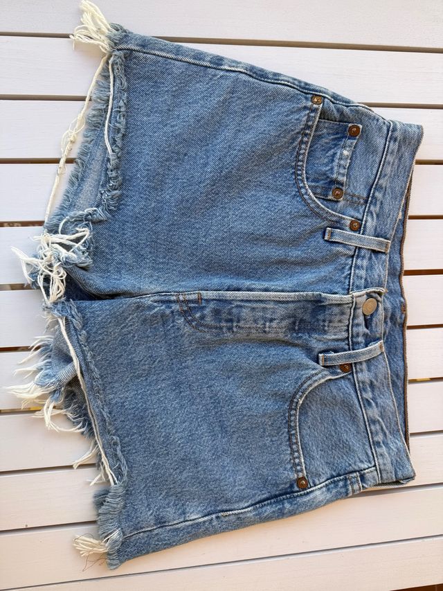 Shorts Levi's vaqueros desgastados