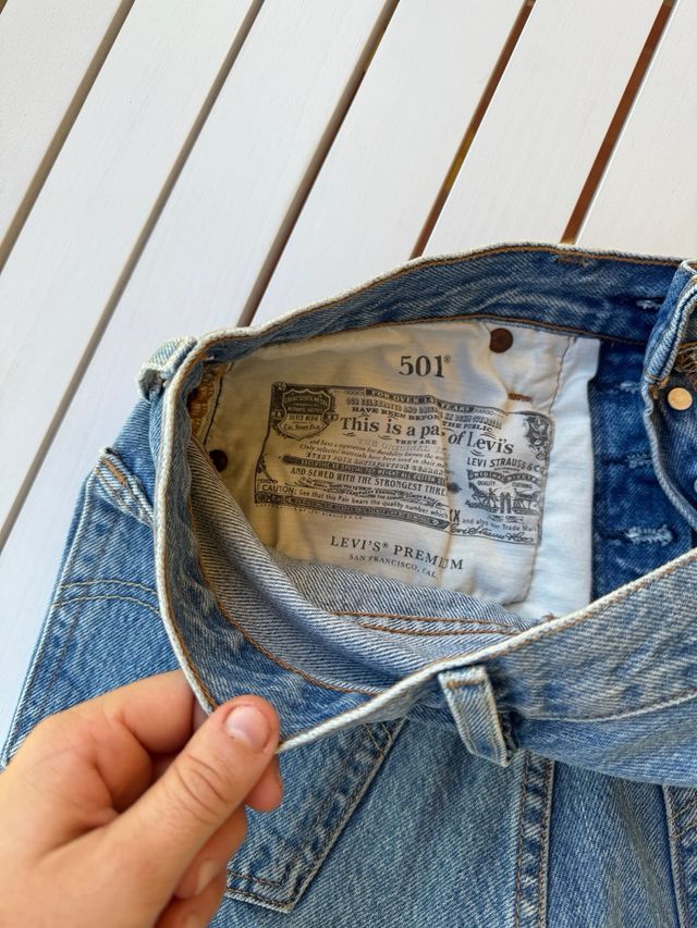 Shorts Levi's vaqueros desgastados