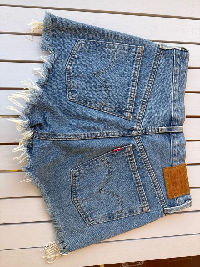 Shorts Levi's vaqueros desgastados