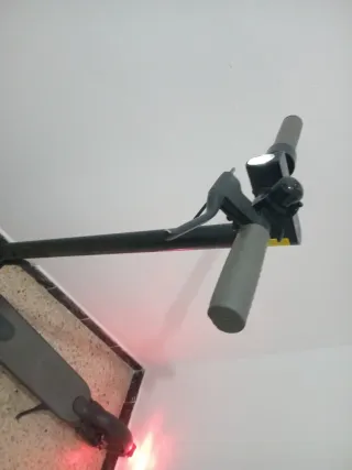 Xiaomi Electric Scooter 3 + Casco y Cargador (pequ